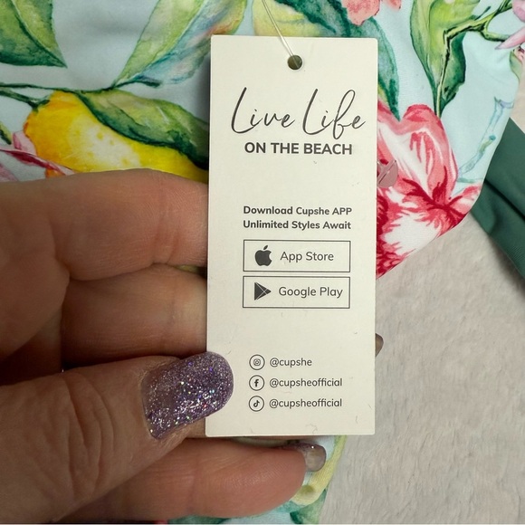 Cupshe size L NWT Floral Ruffle One-Piece Swimsuit Deep V tie waist - Picture 6 of 9